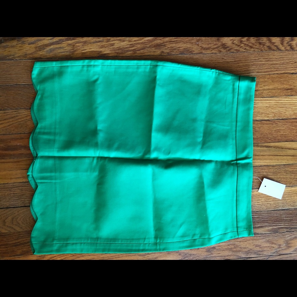 Jcrew Kelly green pencil skirt with scalloped edge